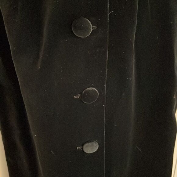 NWT Vtg 80s Maggie Breen black velvet fitted midi dress that buttons up front - Picture 3 of 12